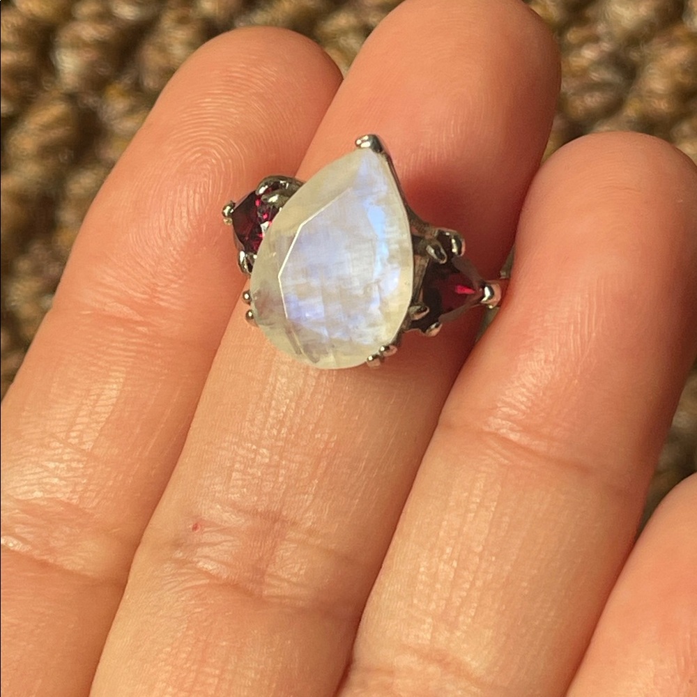 NWT Natural Moonstone 14x10mm Pear & Natural Garnet Ring 925 Silver Size 5